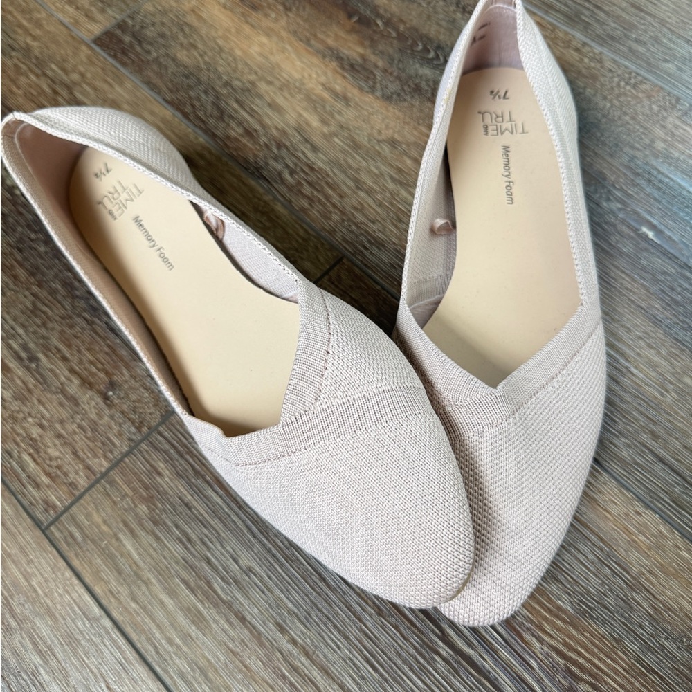 Time and Tru Pink Flats Slip-On Loafers - Picture 2 of 2